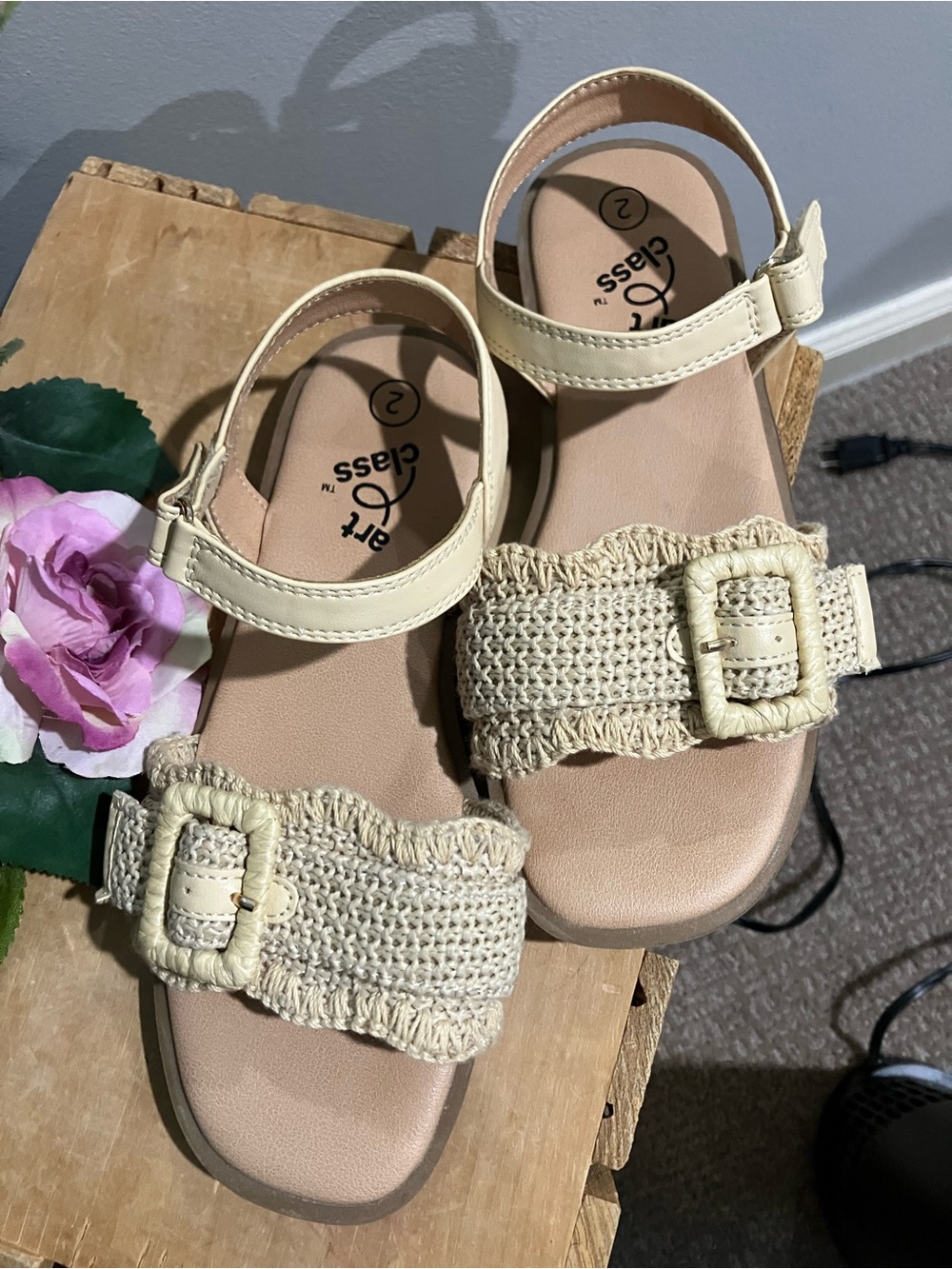 Art Class girls size 2 sandals